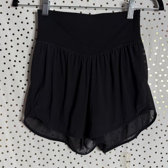Lululemon Nulu & Mesh Yoga Short - Picture 1 of 7